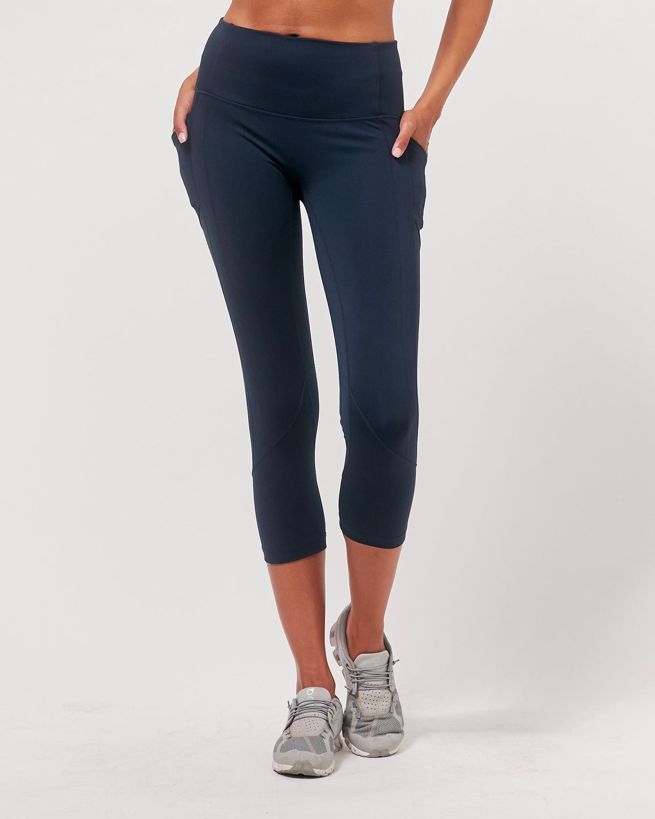 High Rise Ventiflo™ Crop Leggings 21"